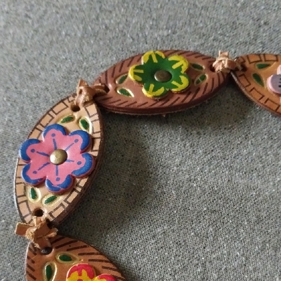 Genuine Leather Floral Belt - Picture 3 of 5